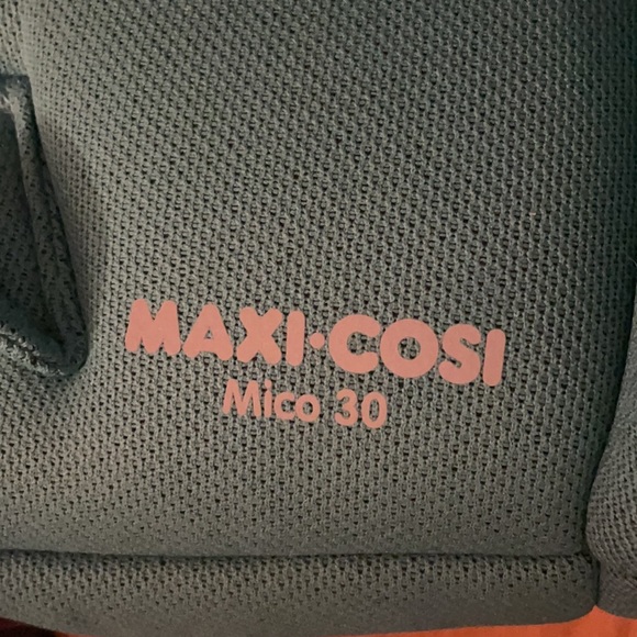 I’m Selling 2 Car seats for a boy and girl - Picture 6 of 8